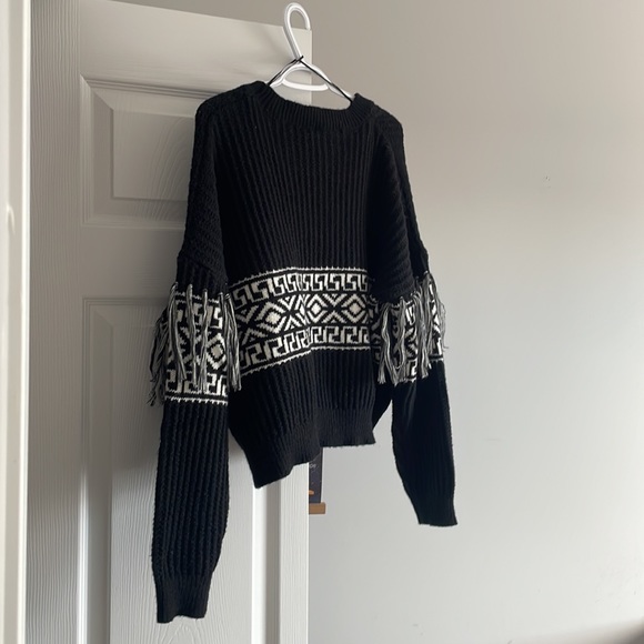 Crop Knit Sweater with Sleeve Tassles - Picture 4 of 4